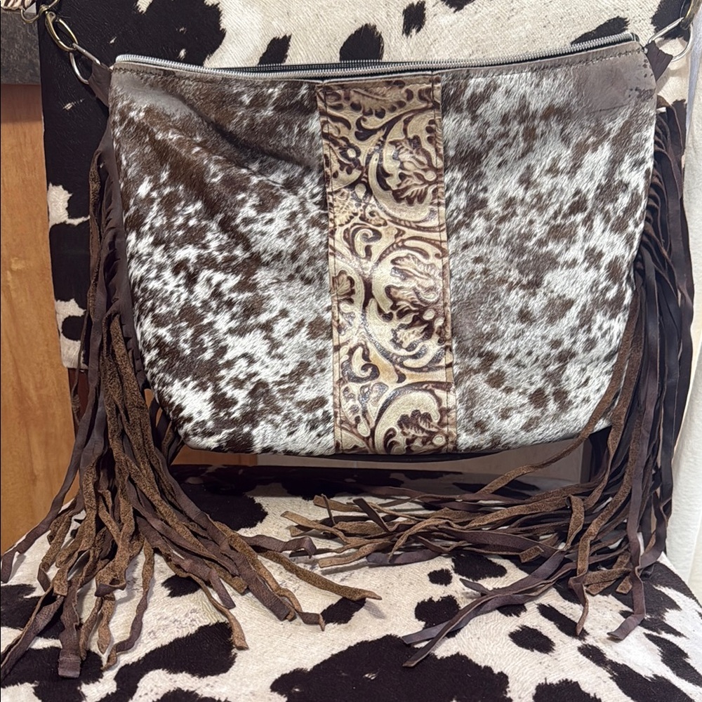 Fringe cowhide dancing cactus western purse! Love love this purse ❤️